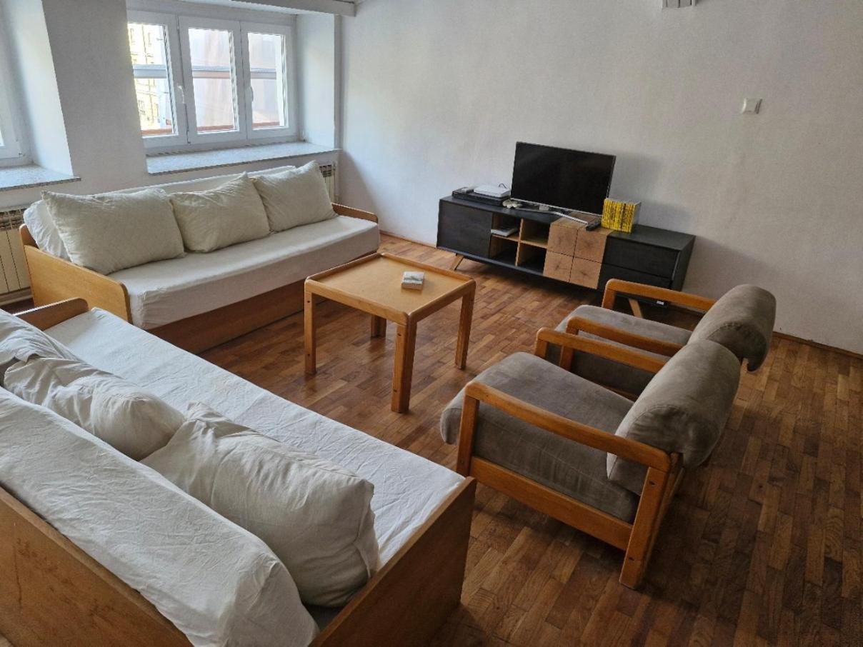 2br In The Heart Of Apartman